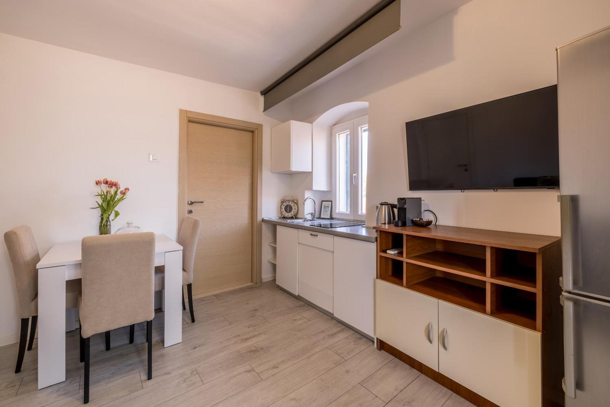 Split Central City Apartment エクステリア 写真